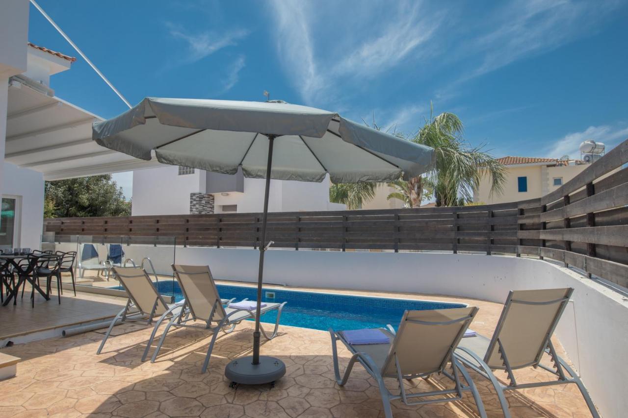 Elite Luxury Villa Paralimni Exterior photo