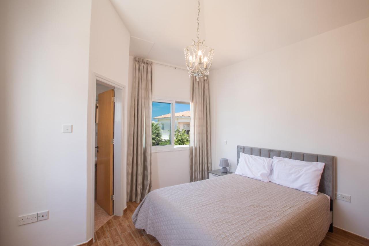Elite Luxury Villa Paralimni Exterior photo