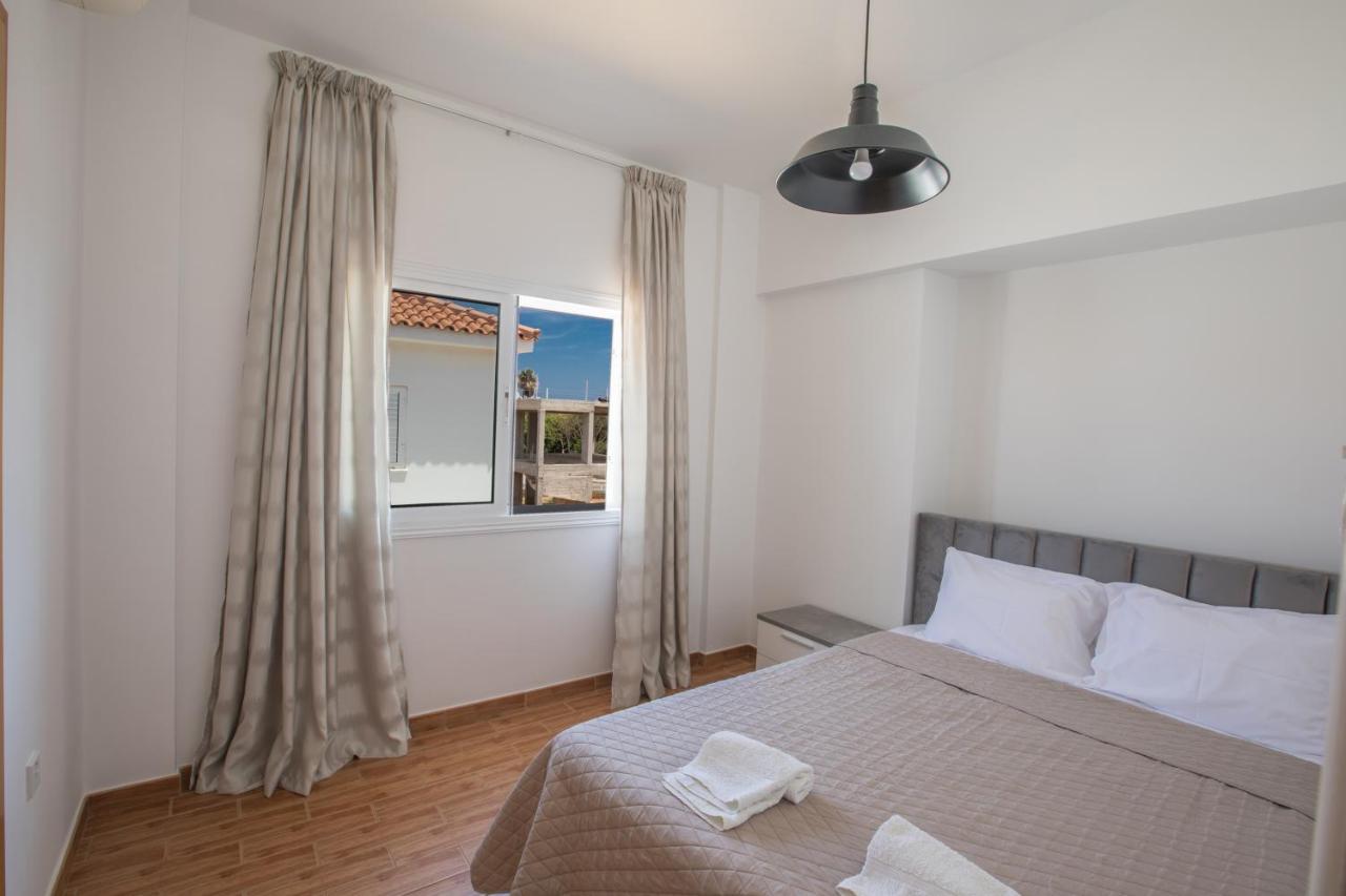 Elite Luxury Villa Paralimni Exterior photo