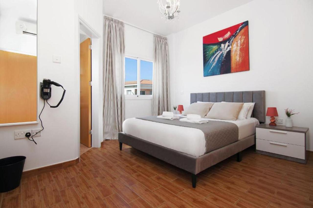Elite Luxury Villa Paralimni Exterior photo