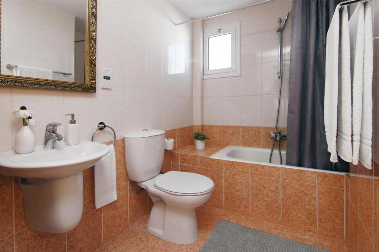 Elite Luxury Villa Paralimni Exterior photo