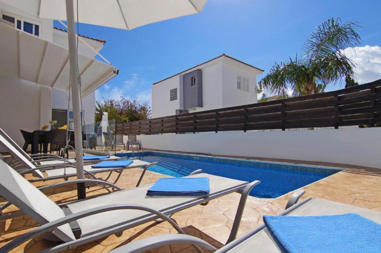Elite Luxury Villa Paralimni Exterior photo