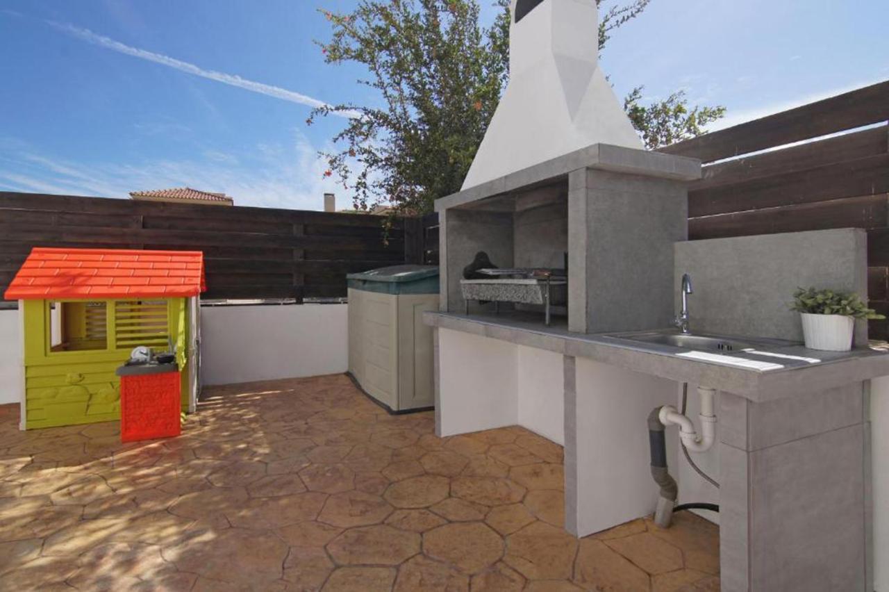 Elite Luxury Villa Paralimni Exterior photo
