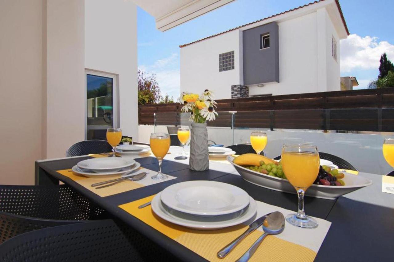 Elite Luxury Villa Paralimni Exterior photo