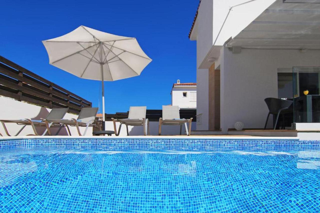 Elite Luxury Villa Paralimni Exterior photo