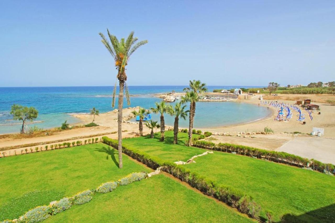 Elite Luxury Villa Paralimni Exterior photo