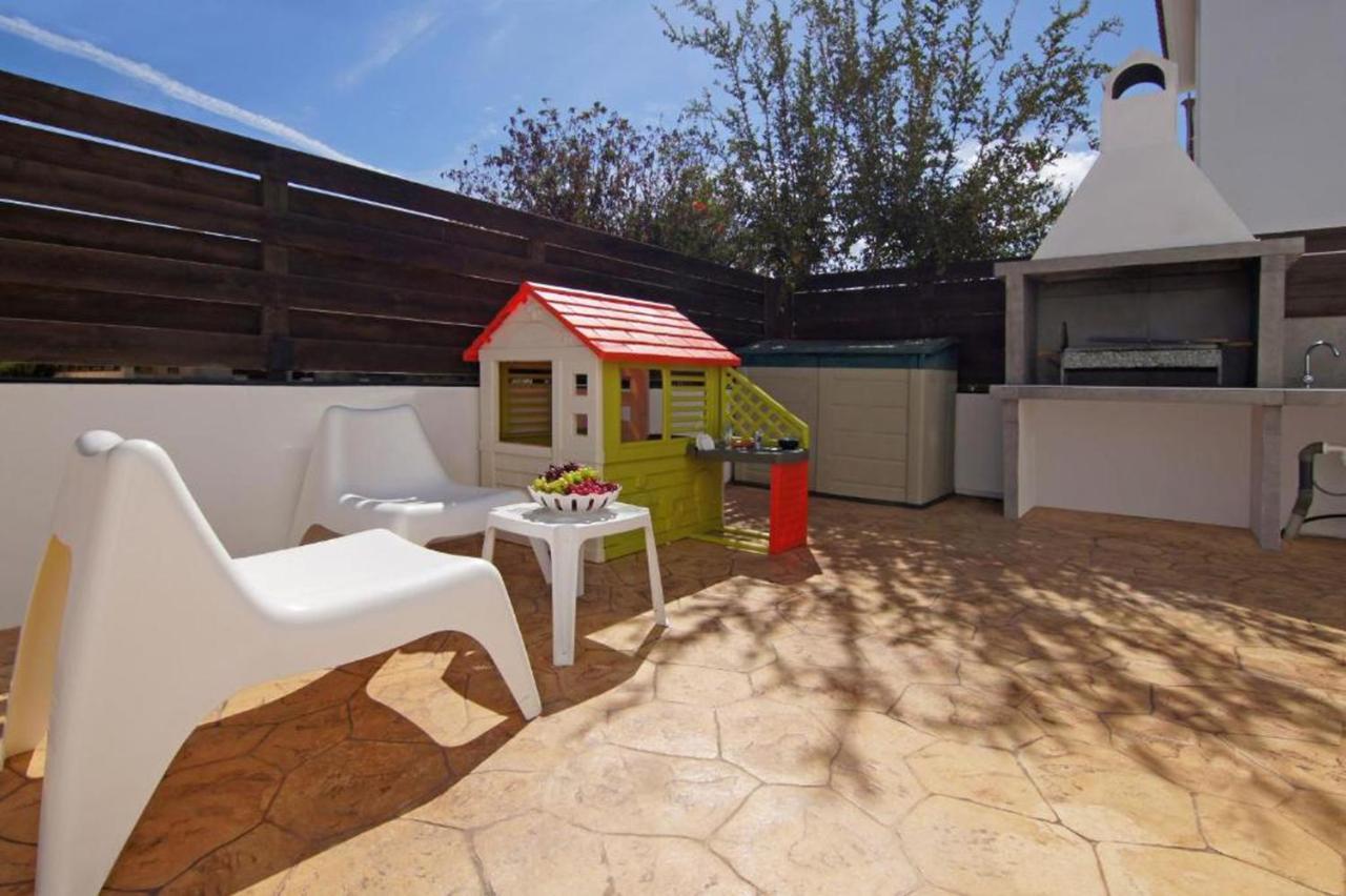 Elite Luxury Villa Paralimni Exterior photo