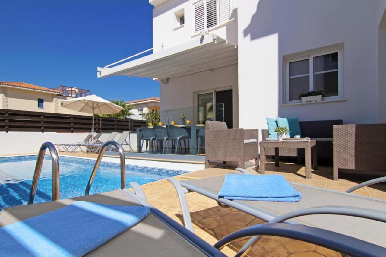 Elite Luxury Villa Paralimni Exterior photo