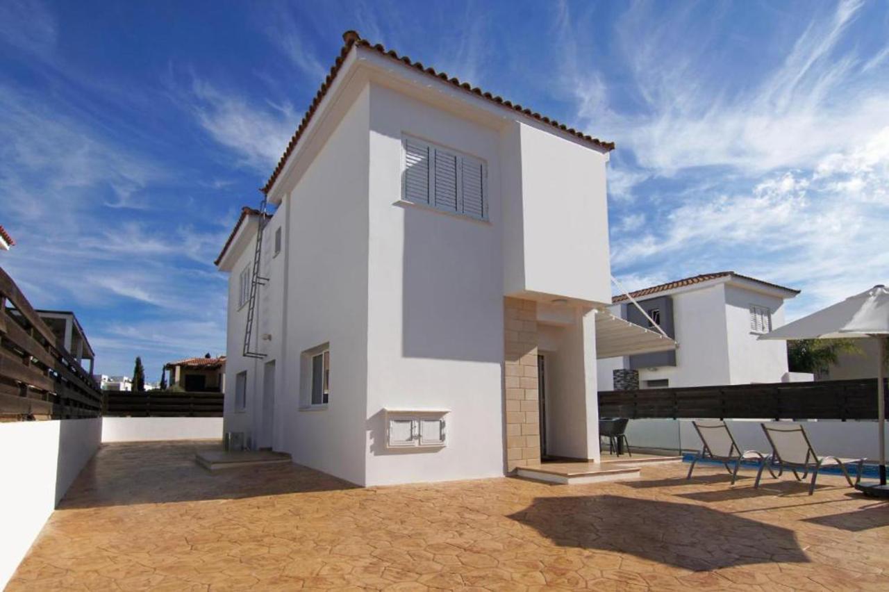 Elite Luxury Villa Paralimni Exterior photo